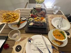 -Mark&Mars Restaurant