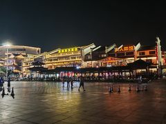 -巴陵广场