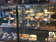 面包甜点陈列柜-星巴克(珠海摩尔百货店)