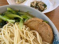 -同济大学本部学苑饮食广场