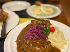 牛肉卷配苹果花椰菜土豆泥-申德勒加油站西餐厅Schindlers Tankstelle(上海外滩店)