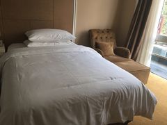 -维也纳酒店(苏州东方之门金鸡湖店)