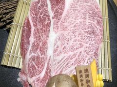 -山川小町·极番烧肉(新地假日广场店)