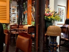 -Cuc Gach Quan Restaurant