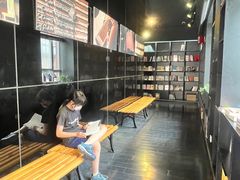 -钟书阁(松江泰晤士小镇店)