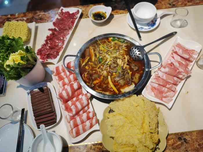 福牛捞牛杂火锅-"晚上去莲塘找朋友一起吃饭,在玺悦城附近有.