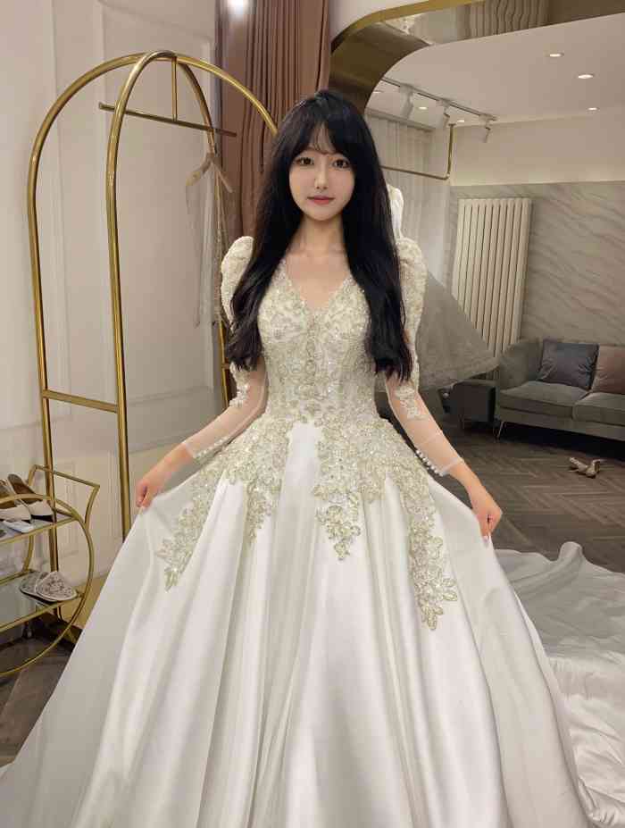 zmbridal赵梦婚纱青岛旗舰店