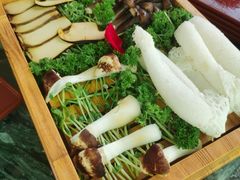 -慢丽江·云南野生菌土鸡锅(西山店)