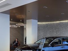 -上海冠松华奥奥迪4S店(张江店)