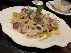 白灼鱿鱼筒-蚝美人·生蚝海鲜烧烤(茶花园店)