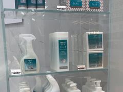 -福奈特洗衣洗鞋(宝华广场店)