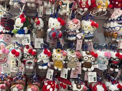 -义乌小商品批发市场(中国小商品城·篁园服装市场店)