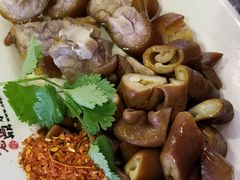 -老鼎万春卤菜(鹭湖宫8区店)