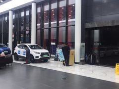 -上海华裕比亚迪4S店