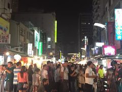 -六合夜市