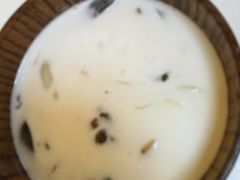 -志龙皇冠吃货椰子铺