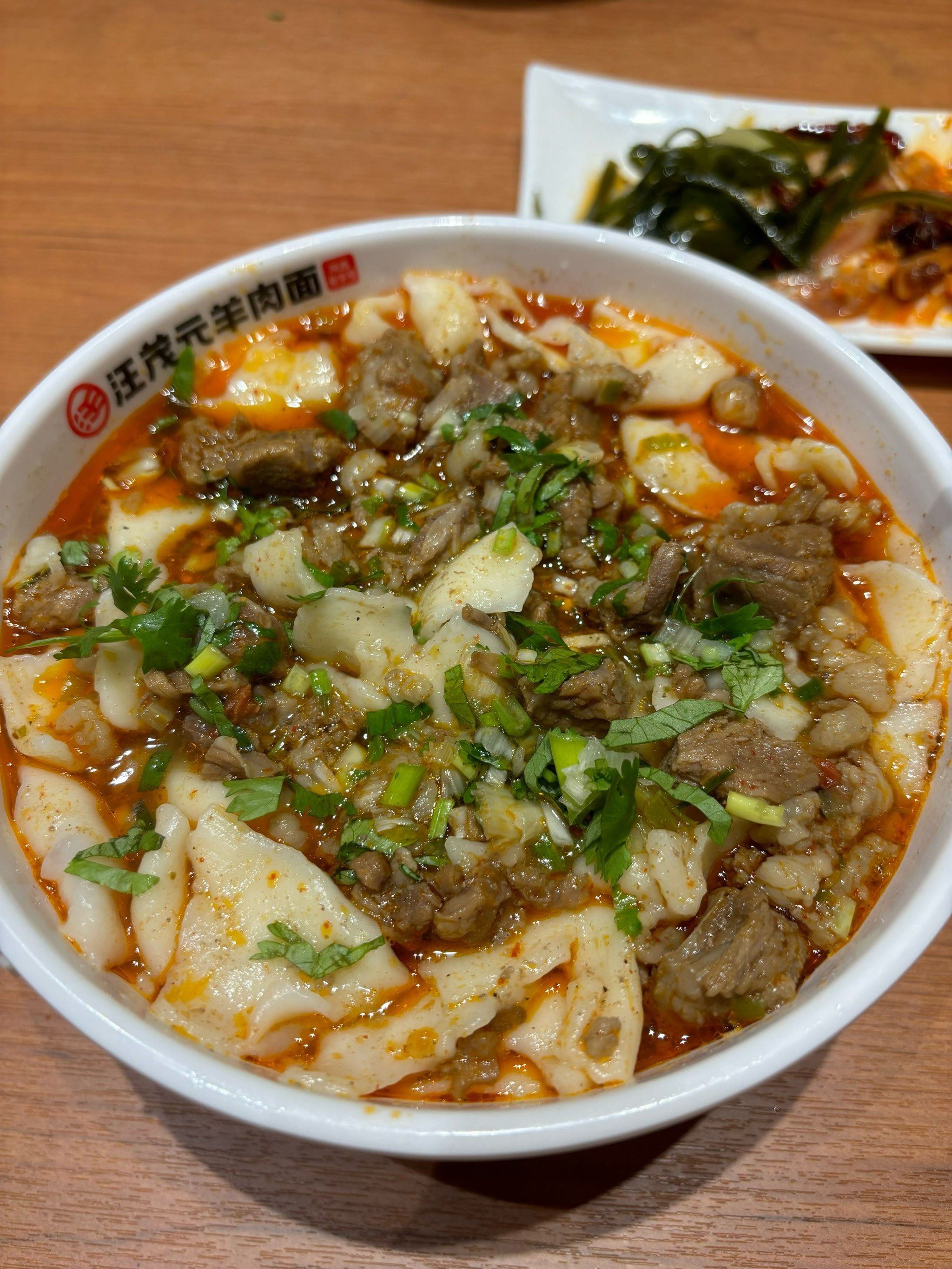 在西安也可以吃到正宗陕北羊肉面了