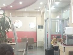 大堂-李先生牛肉面大王(营口大润发店)