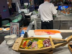 -飨食汇全日制餐厅·昆山皇冠假日酒店(九方店)