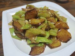 -巧婆婆特色东北菜·铁锅炖