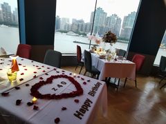 靠窗位-Kathleen's Waitan 凯圣琳江景西餐厅(外滩店)