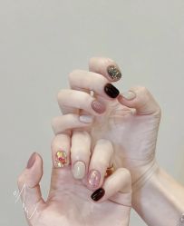 -桃色美甲沙龙