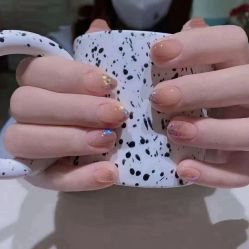 -悦指间美甲美睫