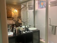 -喜鹊愉家酒店(郑州曼哈顿博览中心地铁站店)