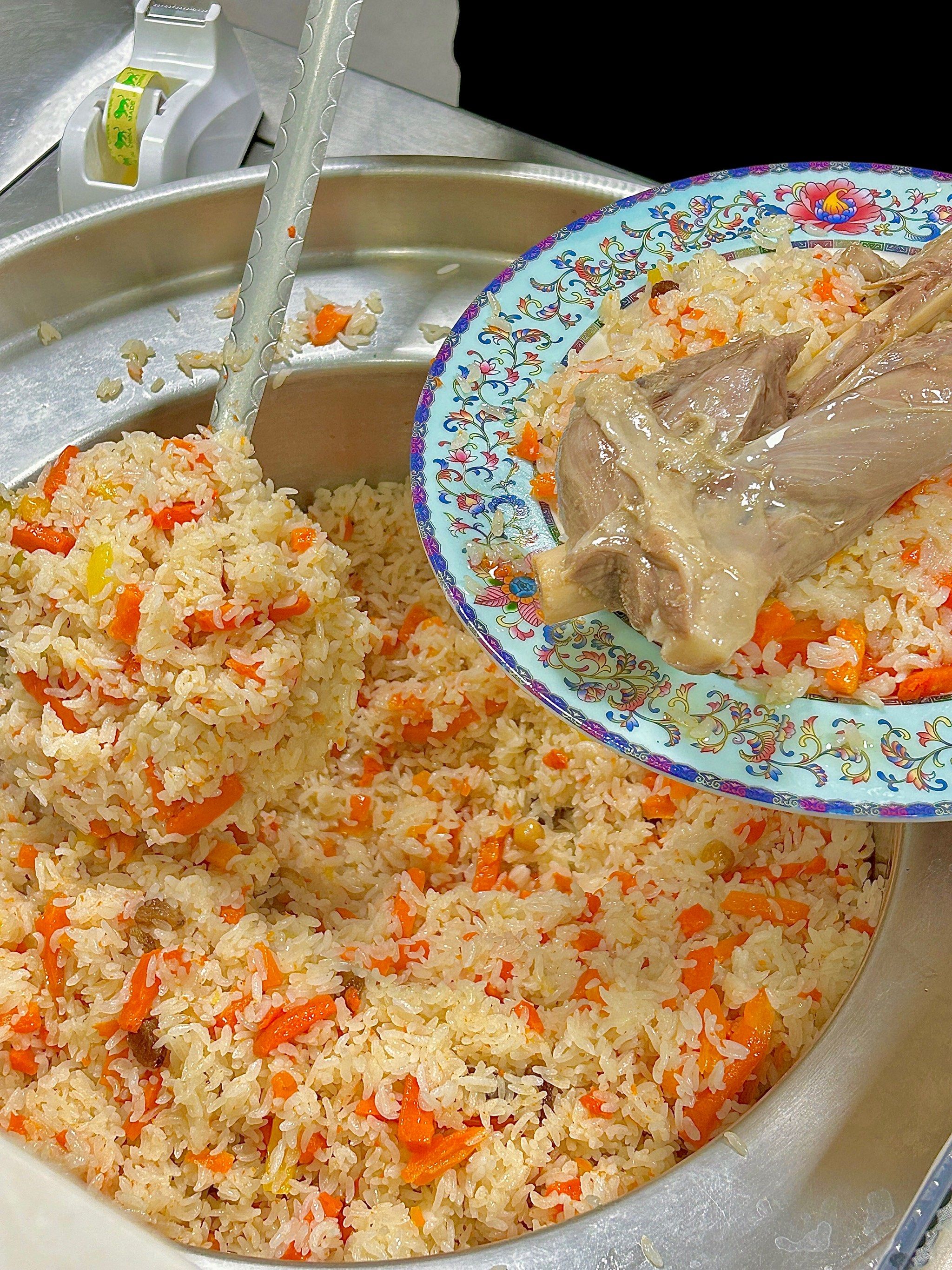 吃上了!在上海巨巨巨好吃的新疆抓饭!