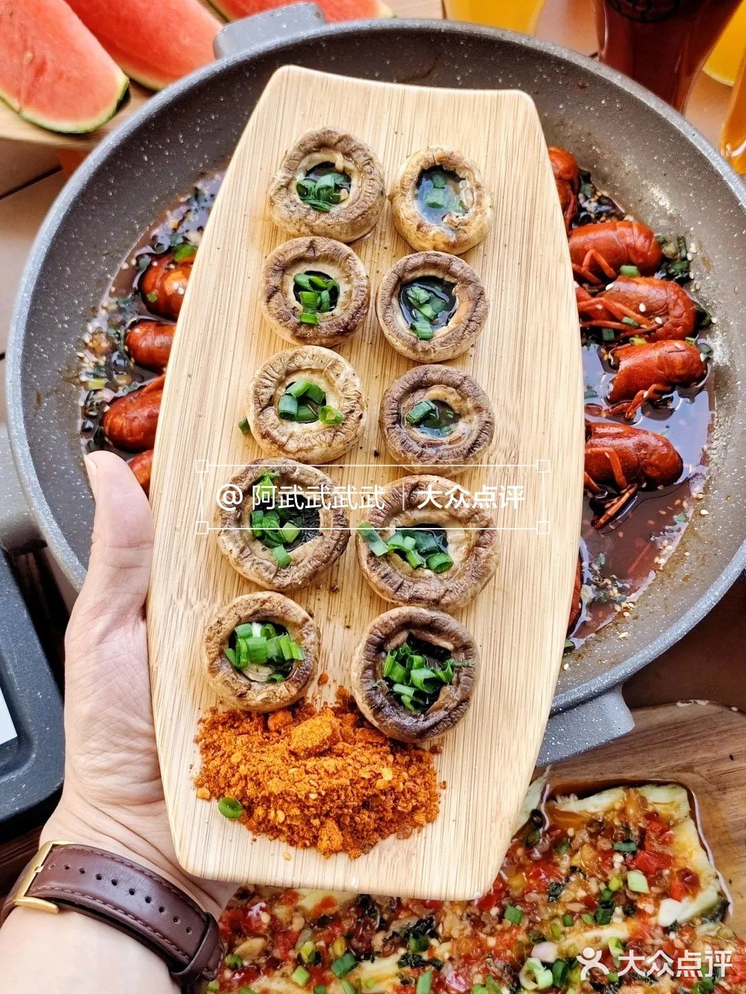 成都的夏天是不是快来了呀[害羞]和朋友喝酒吃小龙虾的宝藏天台