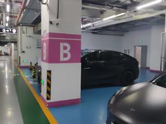 -新世界新丸中心-地下停车场