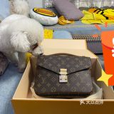 哈哈哈哈买到lv的邮差了