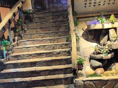 -老牌坊云南鱼豆花火锅(爱建店)