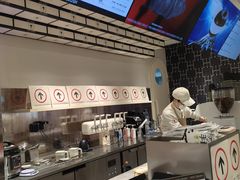 -HOT CRUSH趁热集合·现烤面包(环球港店)