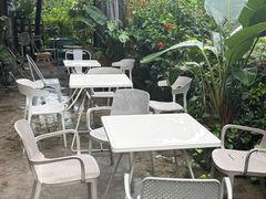 -彳亍咖啡·这里(水湾路店)