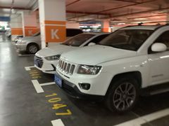 -龙湖上海闵行天街-停车场