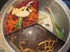 -廖掌柜·重庆鲜货火锅(上海首店)