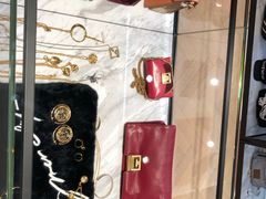 -GIVENCHY(佛罗伦萨小镇奥莱店)