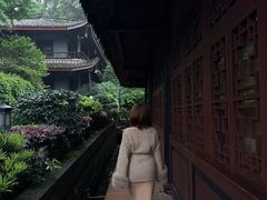 -峨眉山报国寺