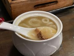 松茸羊肚菌鸡汤-吃货私房菜(丽江束河古镇店)