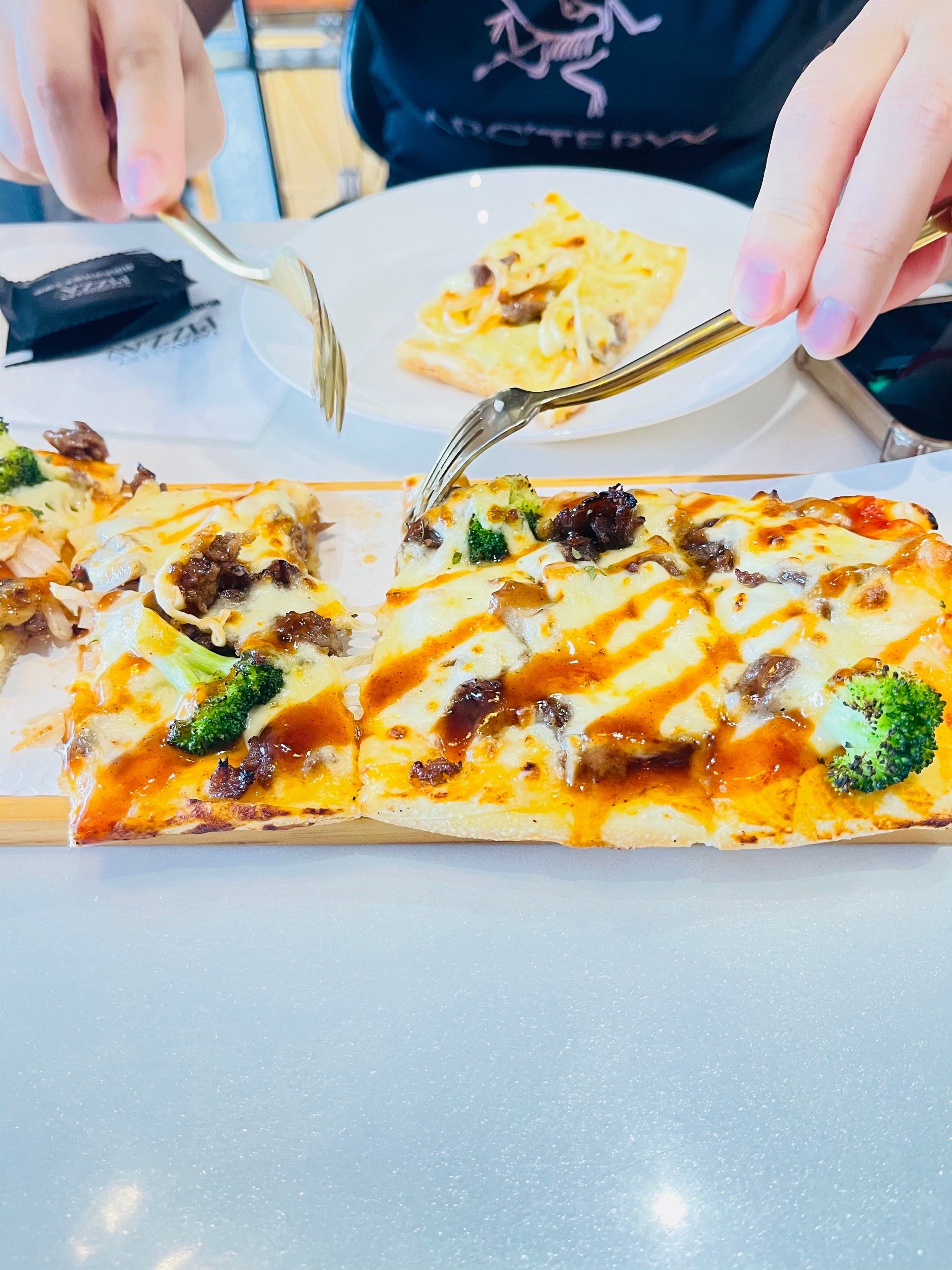 「手工披萨」「韩式烤肉披萨」「榴莲披萨」