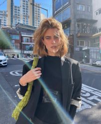 -变画·发型STUDIO