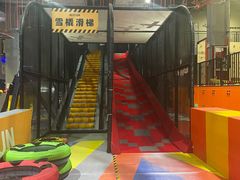 -嗨翻Hi-Fun竞技主题乐园·蹦床亲子生日轰趴(国光1937店)