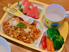 -Chom Cafe and Restaurant