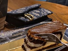 白巧克力瑞士卷-Awfully Chocolate(嘉里城店)