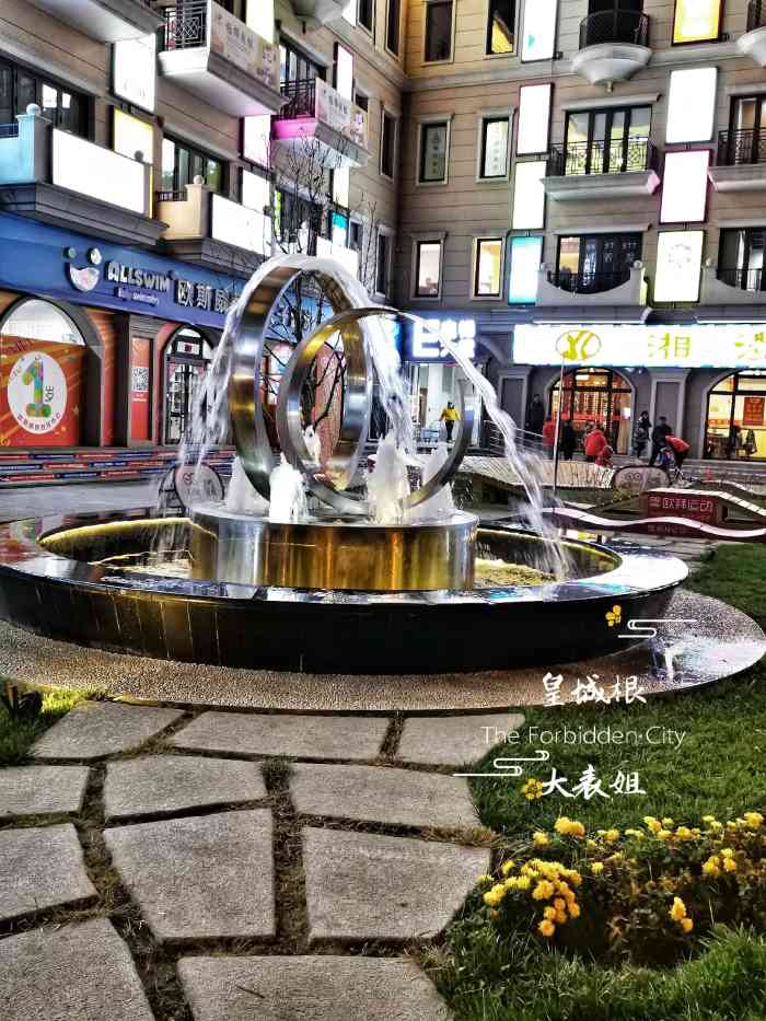 京荟广场文化产业园-"开业不久的商圈,基本上都是培训机构,占地.