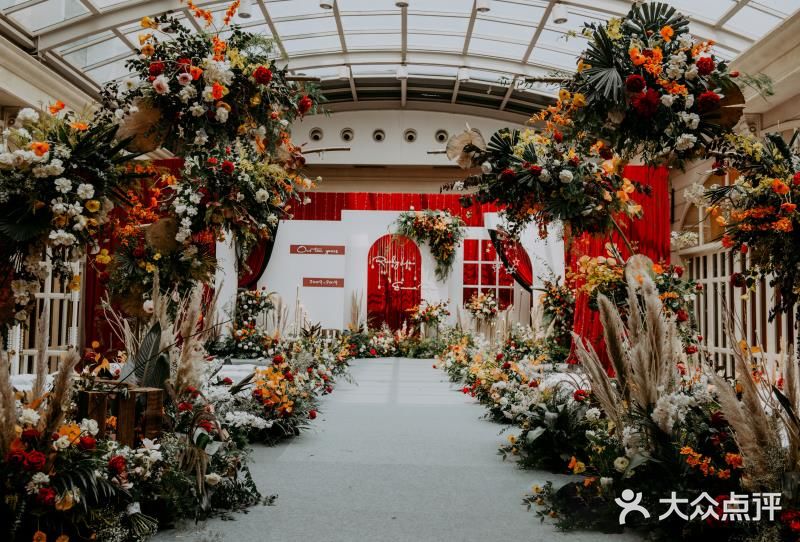 红色西式仪式婚礼