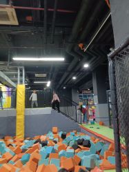 -蹦贝运动中心·蹦床·攀岩·闯关(龙岗店)