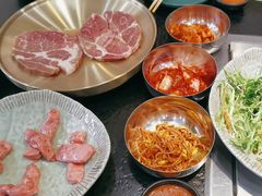 -臻牛烤肉
