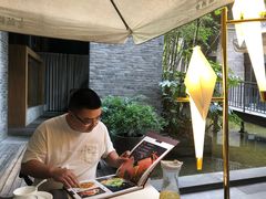 露天位-渝半城经典川粤菜(重庆天地店)